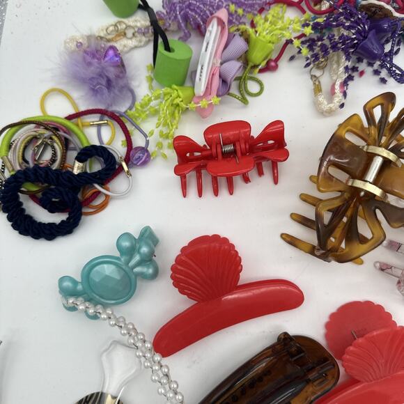 Huge Lot Of Vintage Hair Accessories. Clips, Ties Etc Over 70 Pieces - Picture 5 of 7